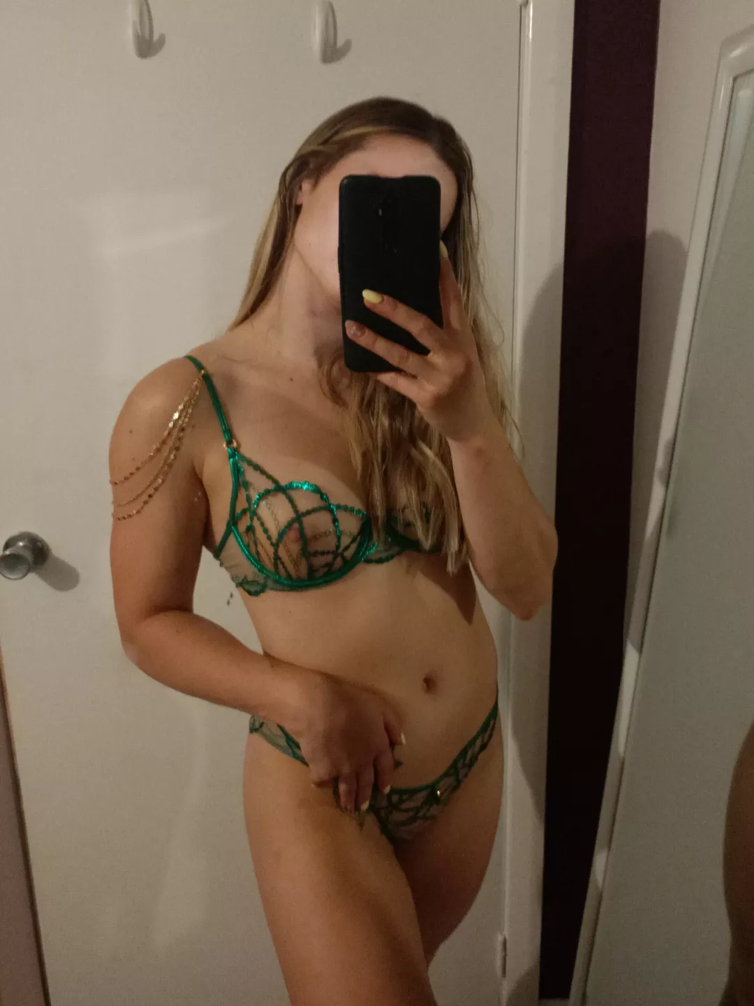 Does the green suit me?