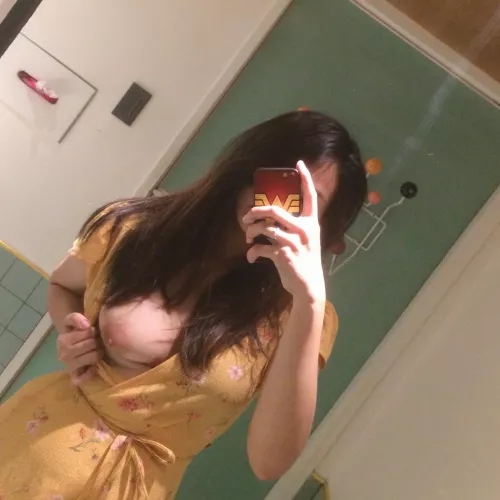 [F]irst NSFW photo of myself