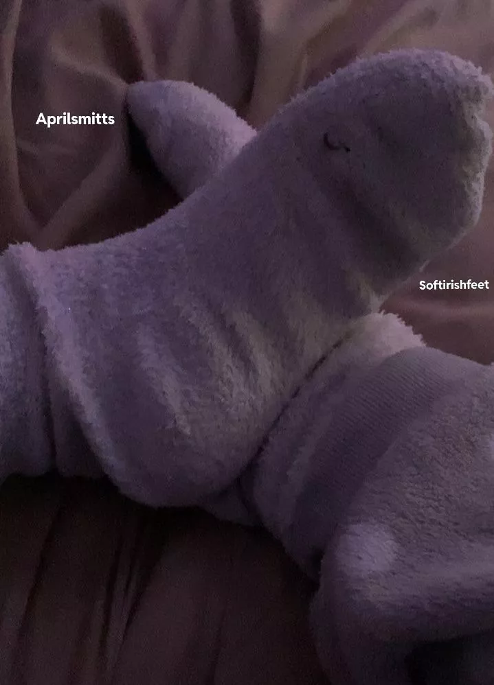 Fluffy socks make my feet sweat but they absorb more so?? In your dreams..