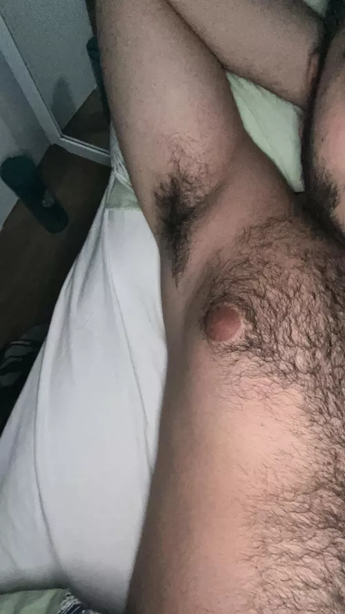 Fresh sweaty armpits after workout who want to sniff it?