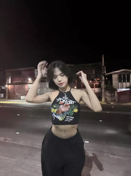 got alot of dirty looks going out but i think i look cute :>