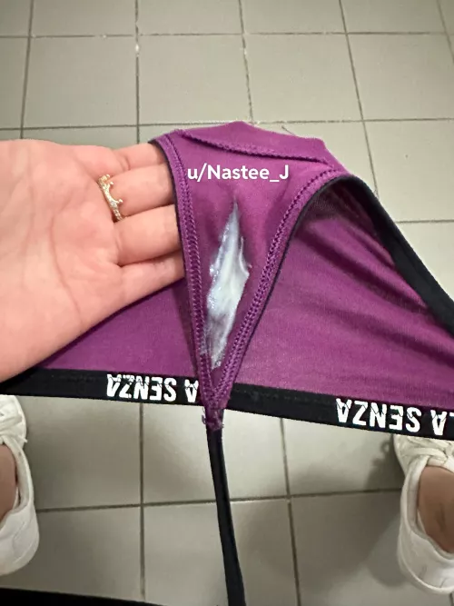 Got horny looking at Drake’s dick 🥵