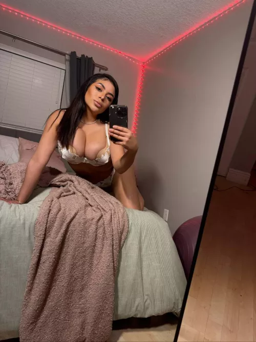 Happy Sunday, give me a reason to smile