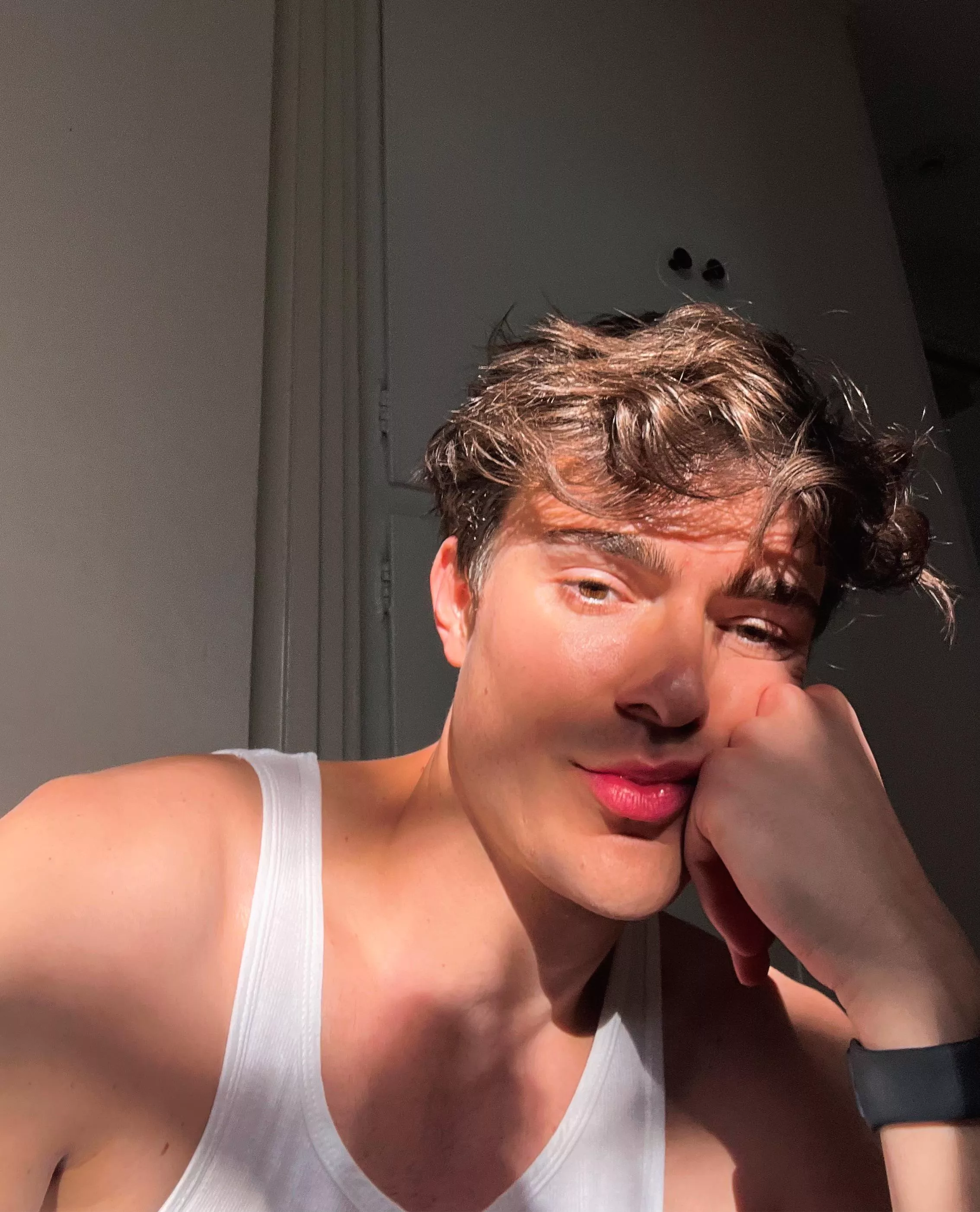 Hello friends (^^) Hello friends (^^)