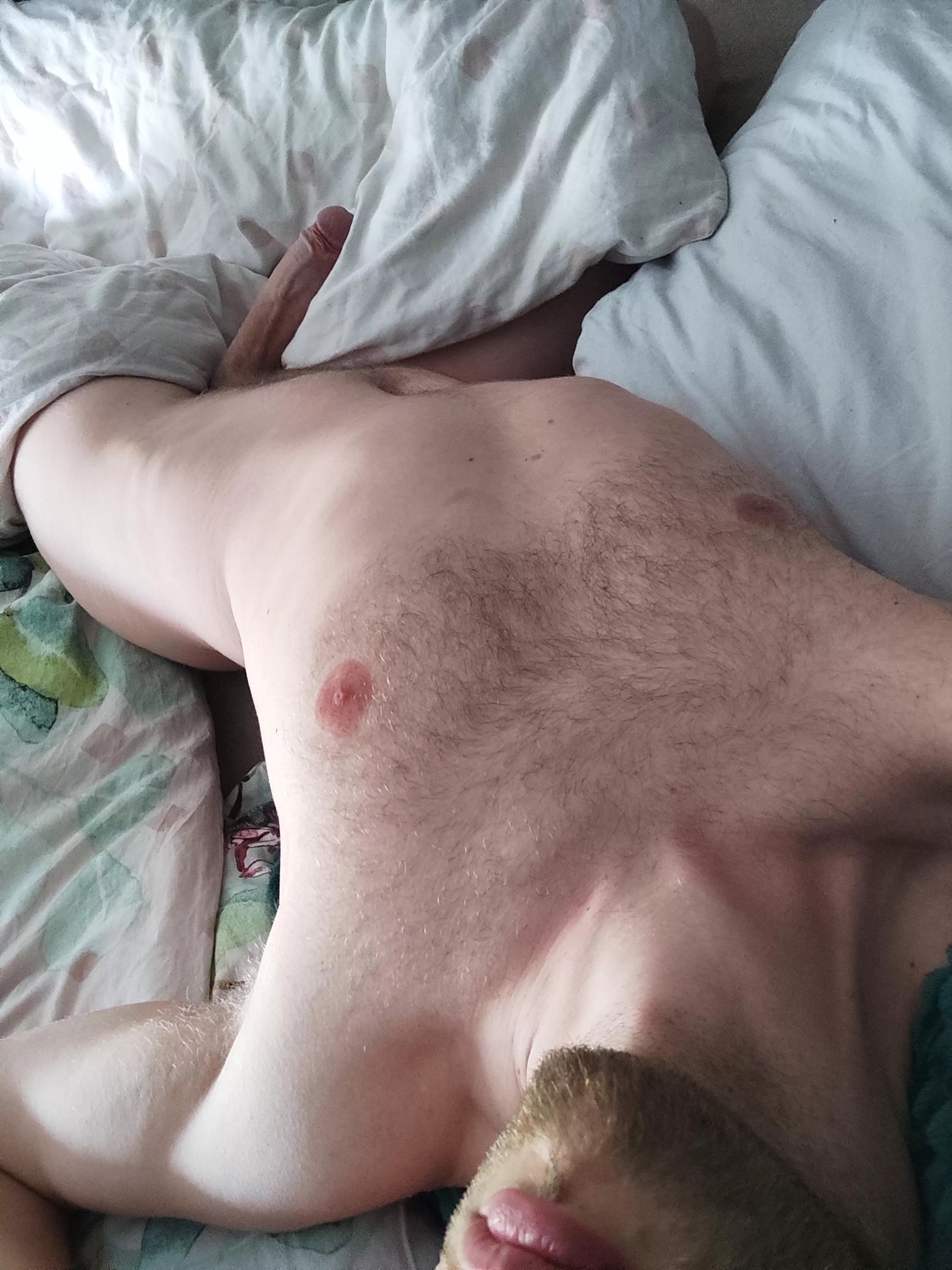 Hm...I'm not sure: Would you work with him? 👀😵‍💫🥵