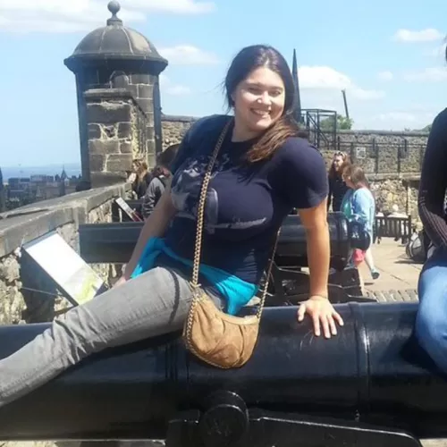 How many cannons do you count?