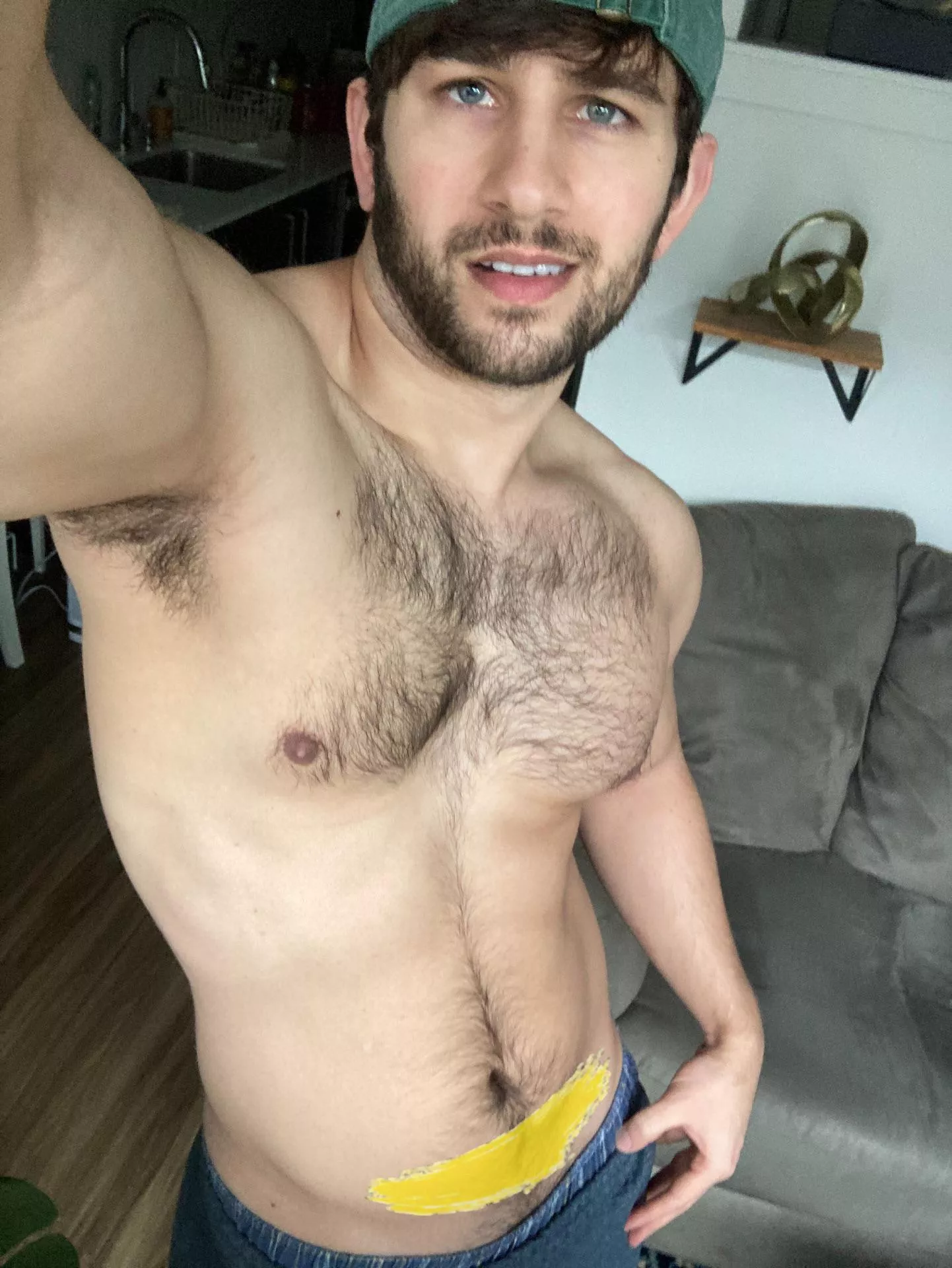 I applied some yellow paint so you know where your head should be 😈