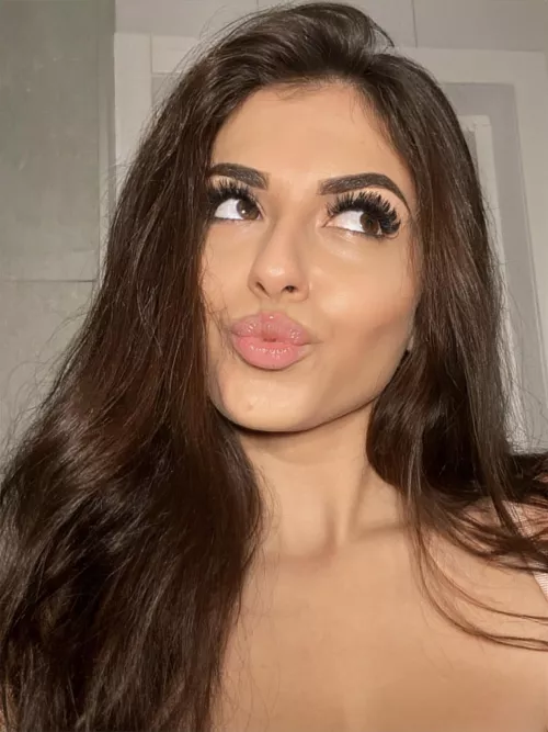 I like to kiss very much