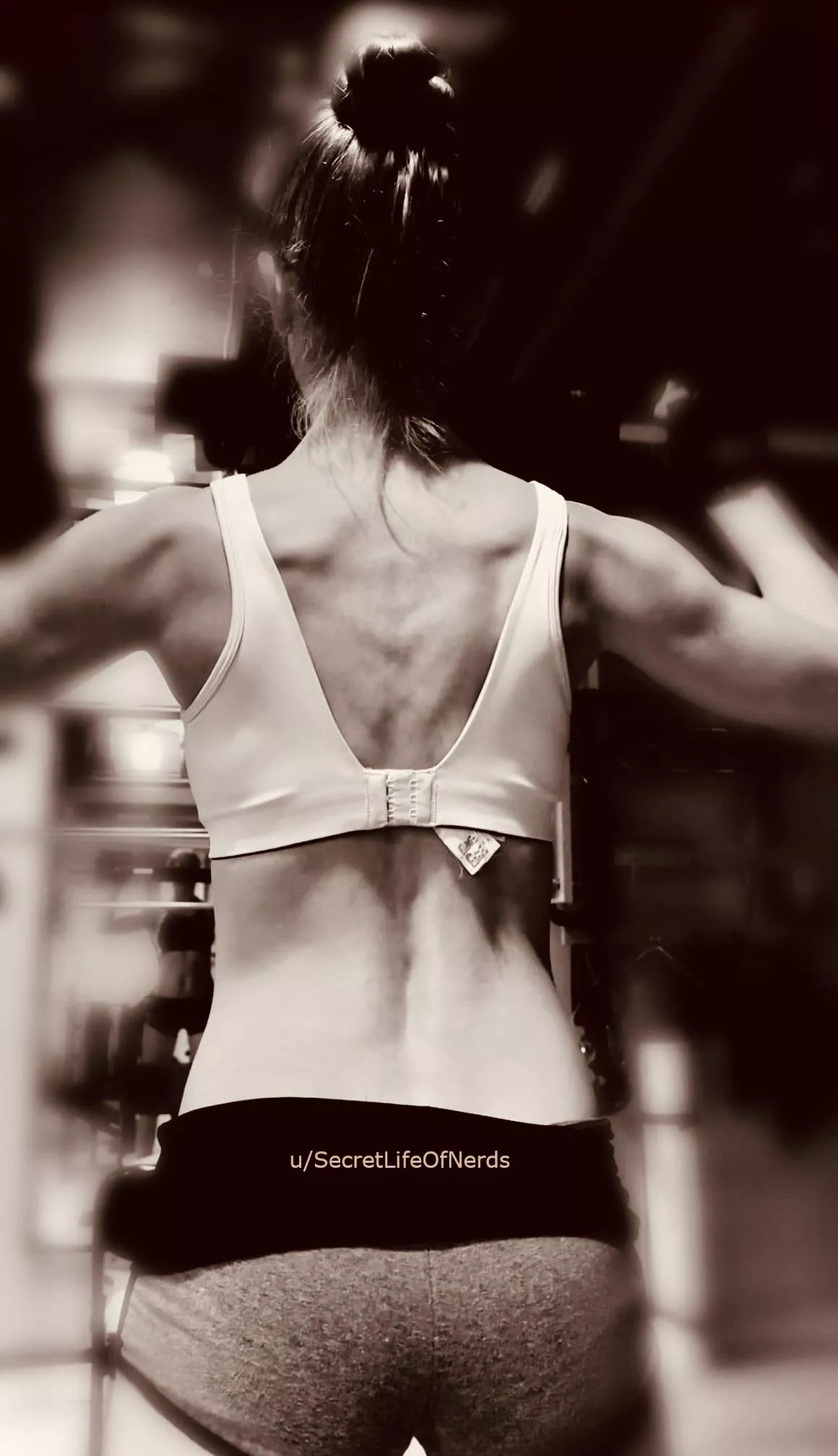 I think muscles are part of feminine beauty.