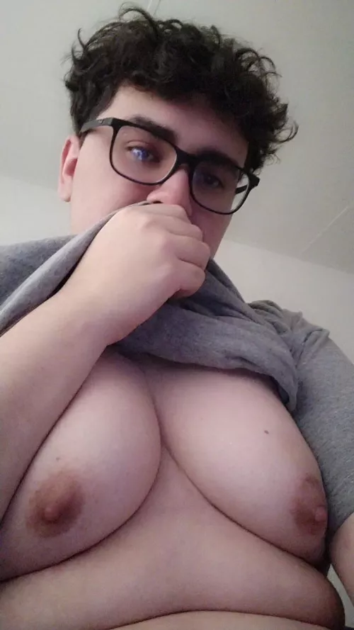 I wish someone would suck on these really hard😍😍😍