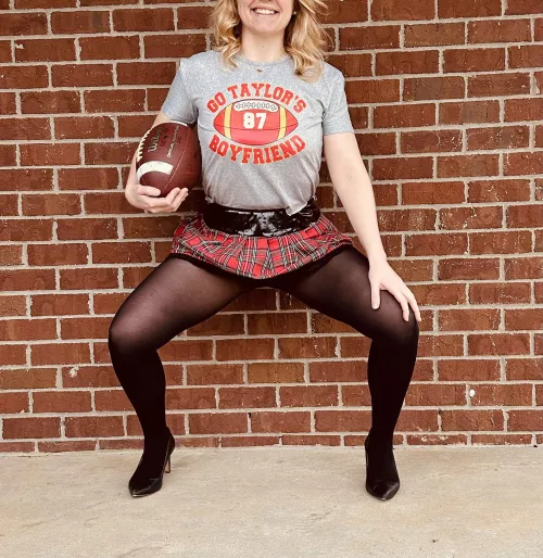 I’m so pumped [f]or the super bowl!