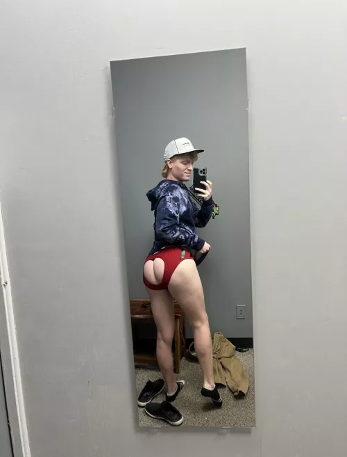 Looked so good in these underwear 💦 too bad no one came by to check me out