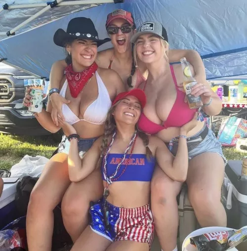 Murican Boobies 🇺🇸