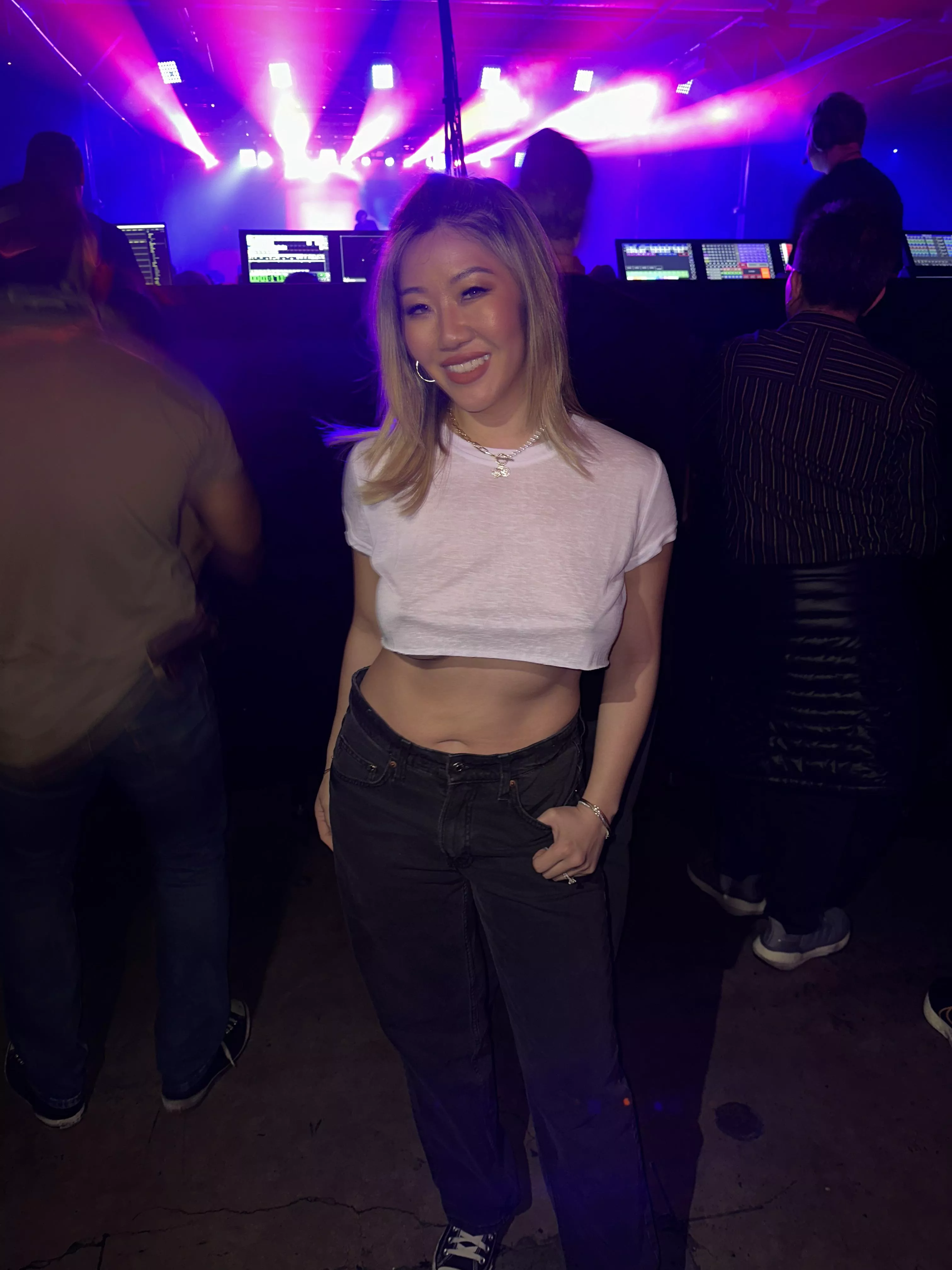 My boobs came out whenever I lift my arms 🤭