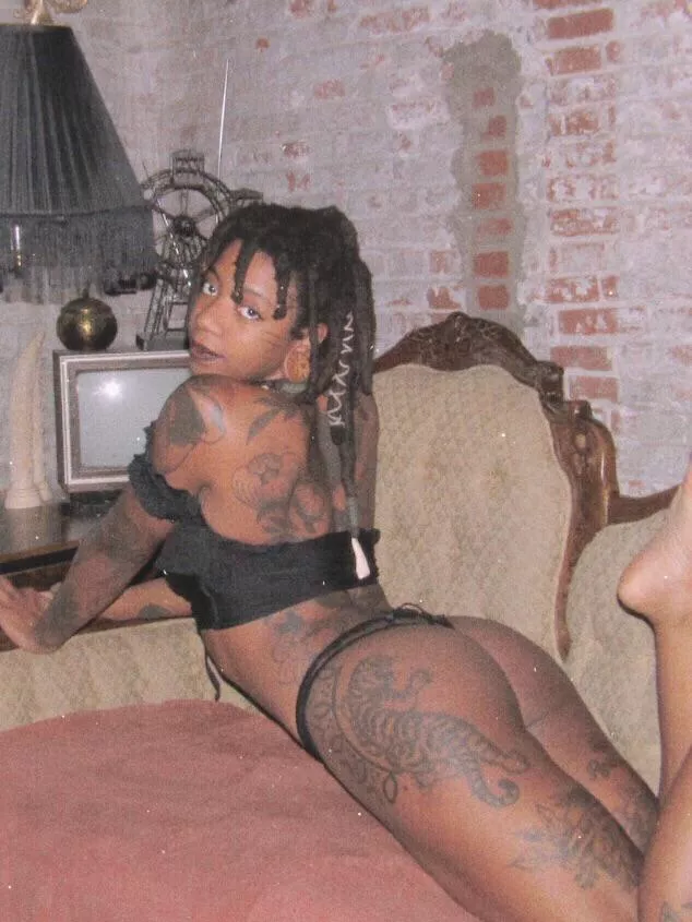 My tight ass wants you 😌