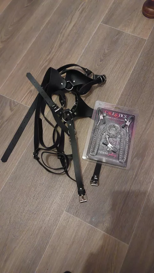 need someone to use these clamps on me soooo badddd