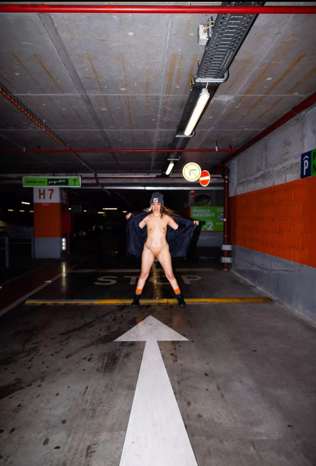 Playing in the supermarket parking 🤫