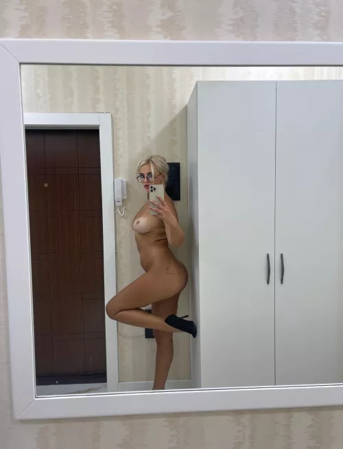 Selfie goals: seductive, satisfy, thank