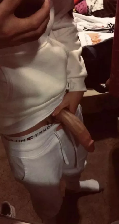 Some girl or sizequeen here need to get stuffed?