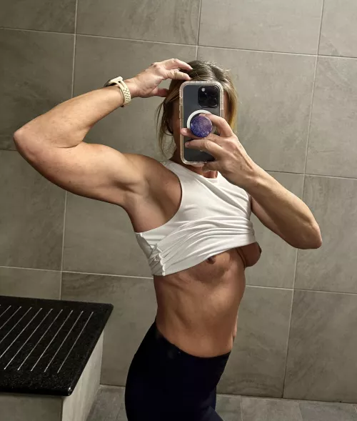 Sunday funday pump, however💪🏻 is not the only thing that’s pumped😉🤭(f)