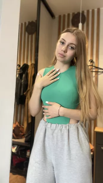 That girl wants to be punished😏