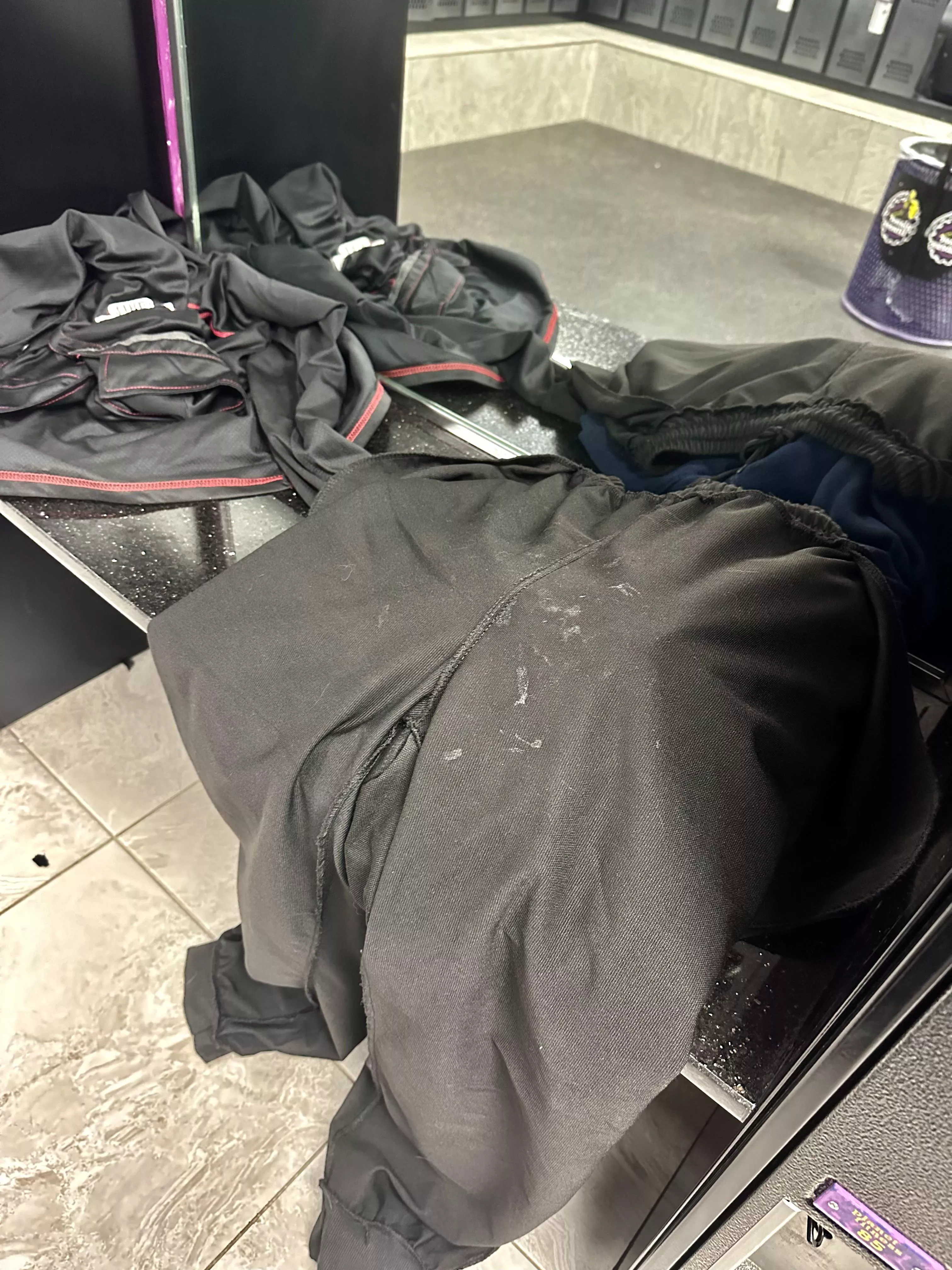 Turned these inside out to let them air out in the open while I shower. 🏋️‍♀️