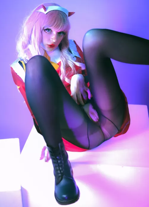 Zero Two from [DARLING in the FRANXX] by (Ave Ria)