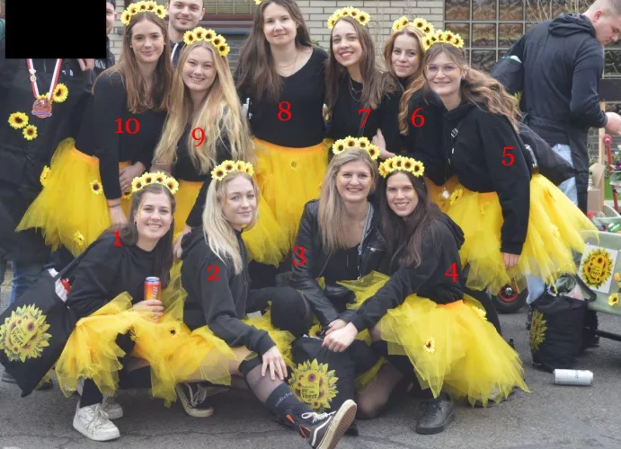 [10] Sunflower girls