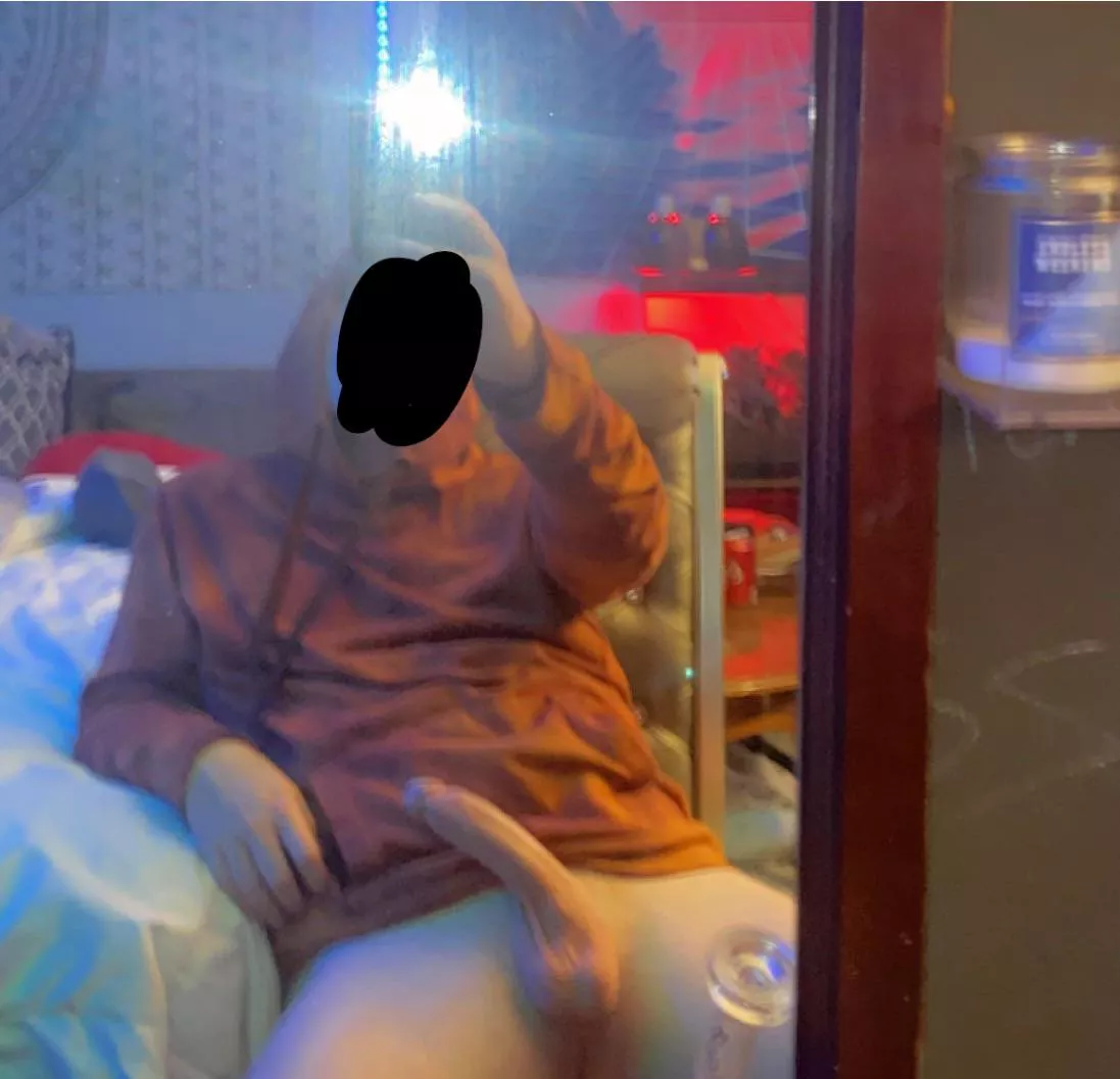 23 m USA top looking for hairy bottoms and chubby big booty bottoms snap me lemme see add my snap, rustyyy.t