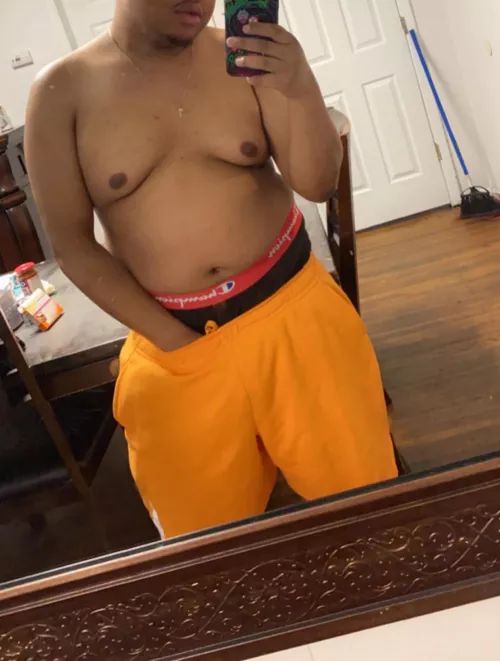 (25) Any cute single guys wouldn’t mind talking? Send me a message