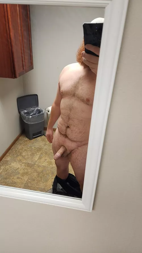 [30] chubby bearded countryboy wishing everyone a good Monday feel free to dm me