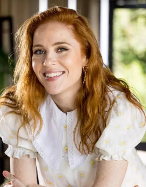 Angela Scanlon