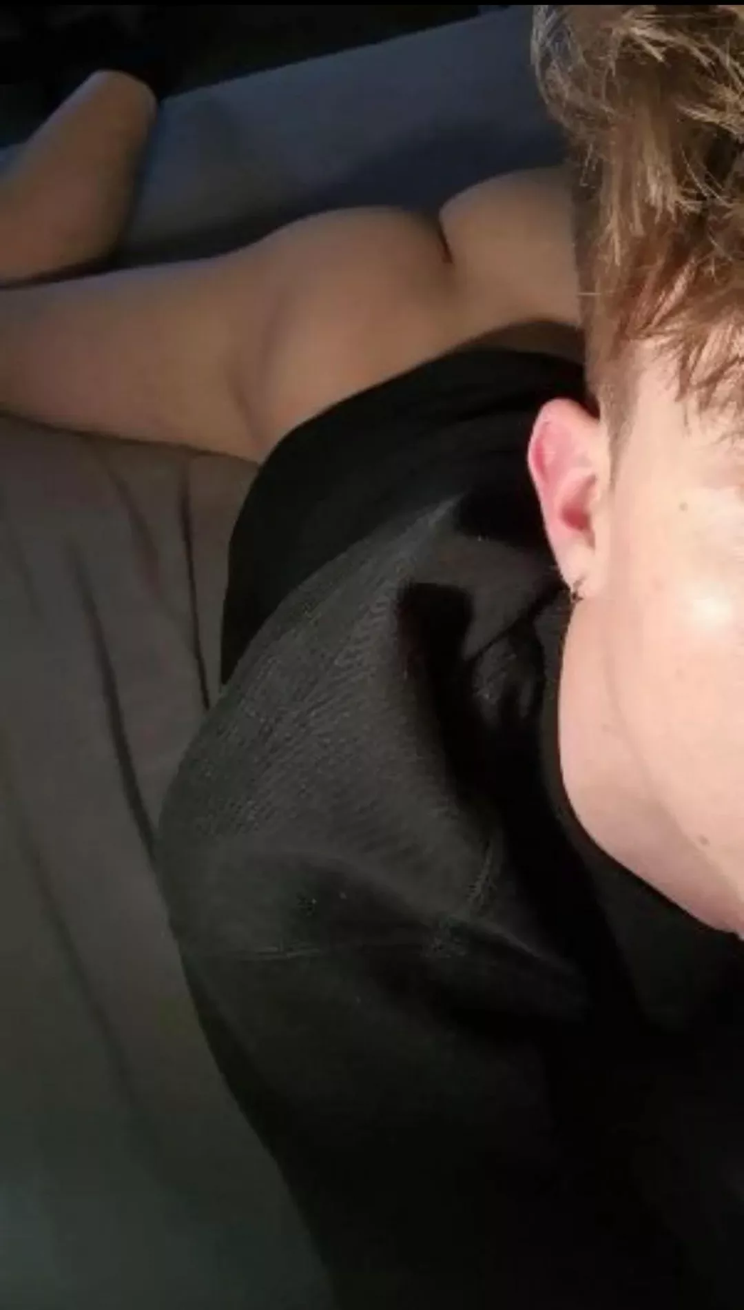 Anyone in need of a slutty blonde twink ☺️