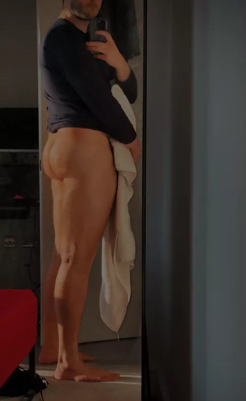 Been working out, need a deep rub down but my girl isn’t here, who is up for it? What else do you want to do?