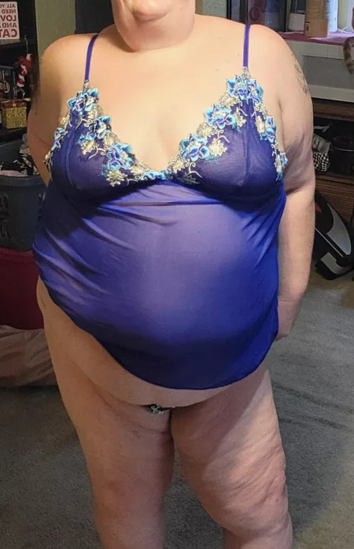 Can barely see the panties under that tummy hehe