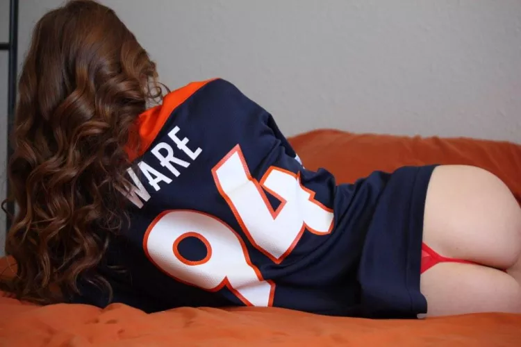 Come watch the game with me?