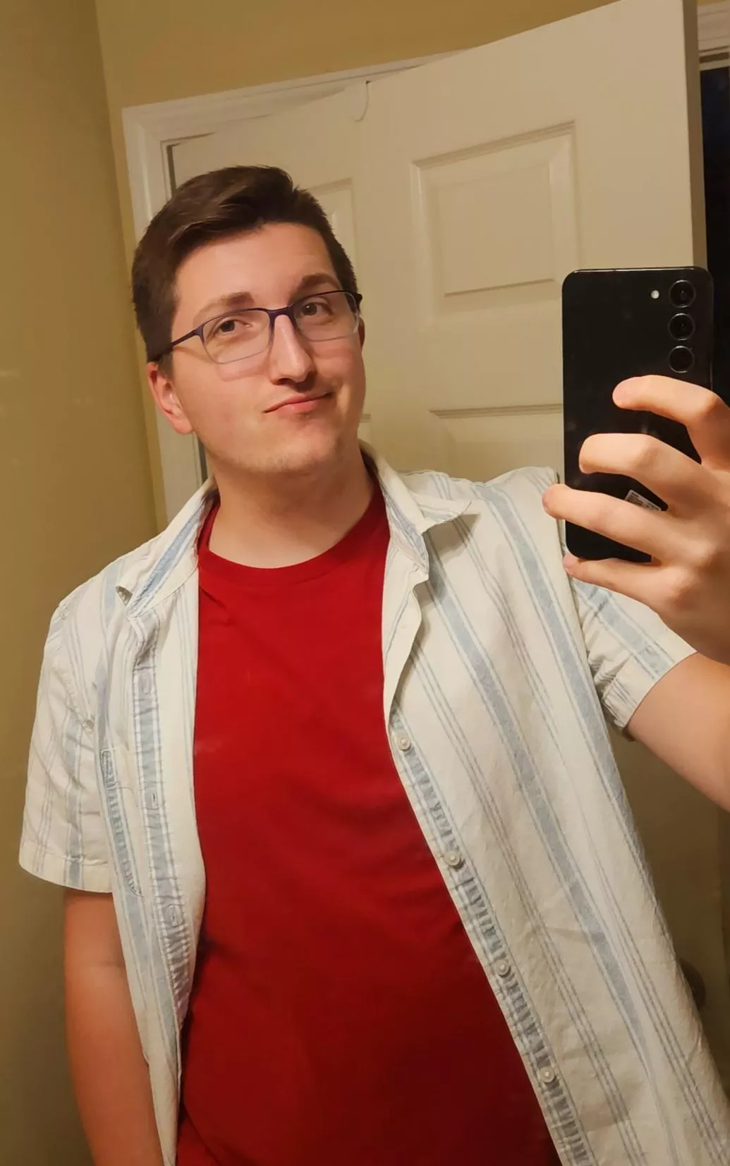 dressed up a bit today & felt cute enough to post! 🤩 how's everybody's weekend going?? chats open 😊 dressed up a bit today & felt cute enough to post! 🤩 how's everybody's weekend going?? chats open 😊