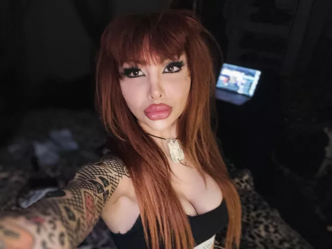 everyone loves a dolly selfie every now and then