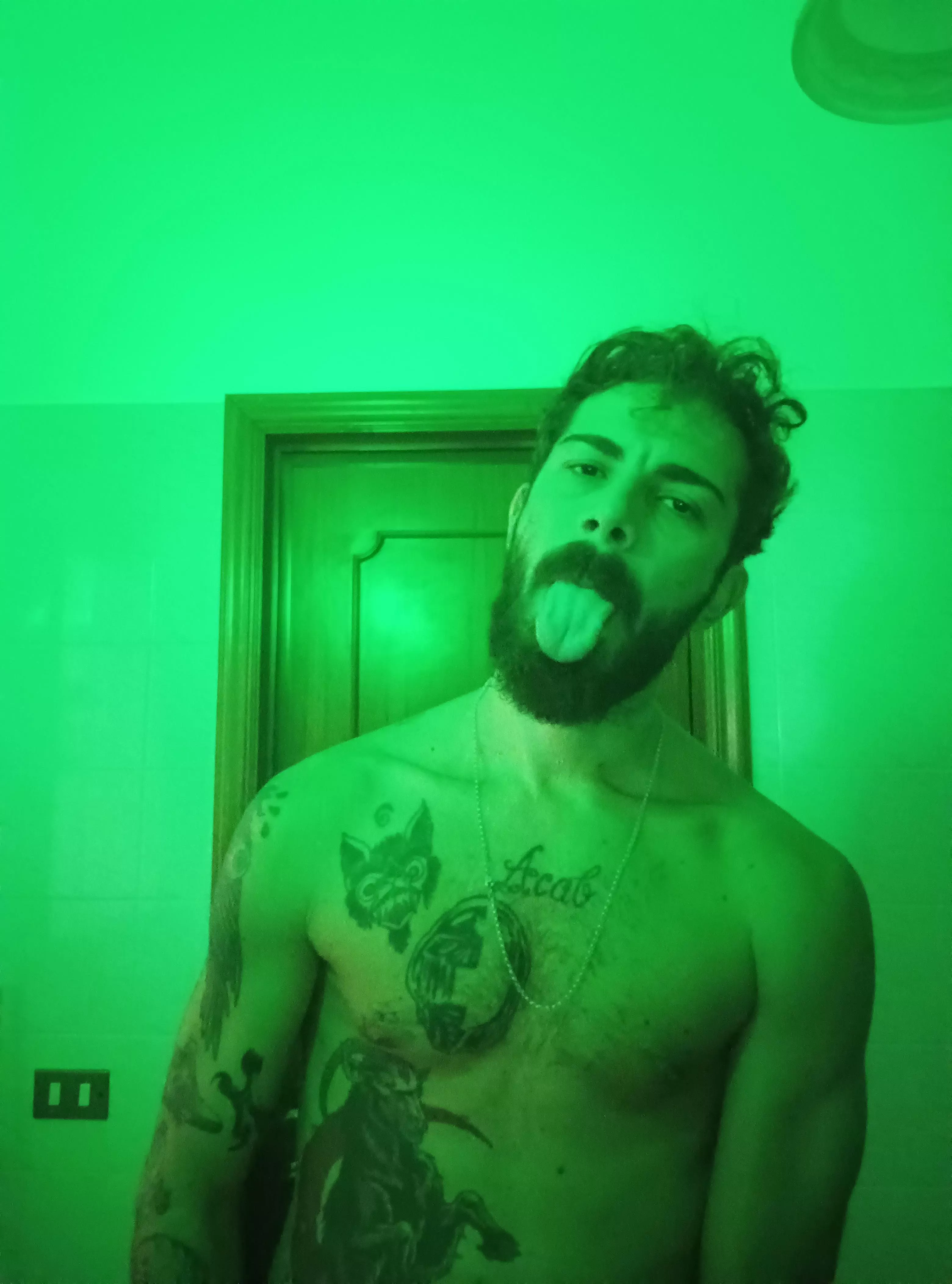 Guess where the hands at