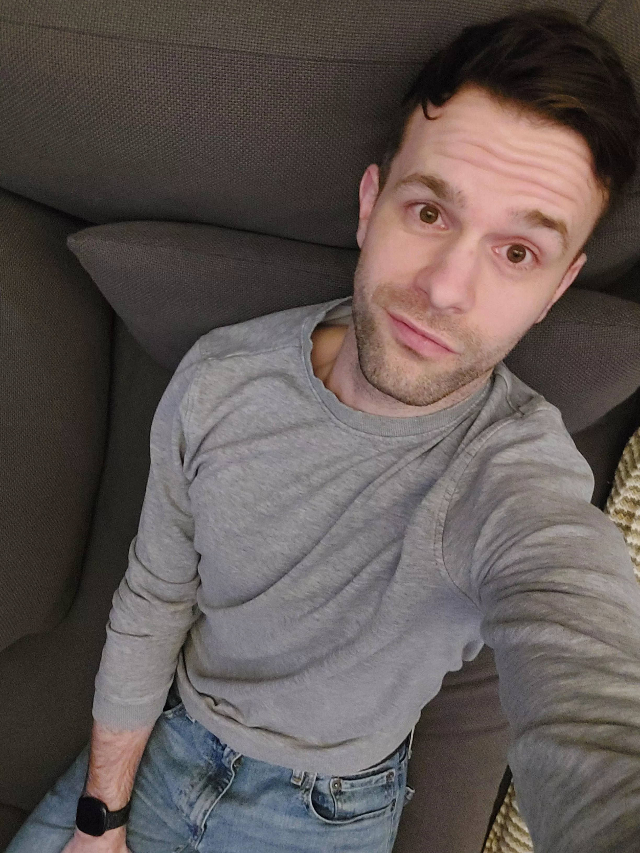 Happy Monday, Bros (didn't like the last pic 😅)