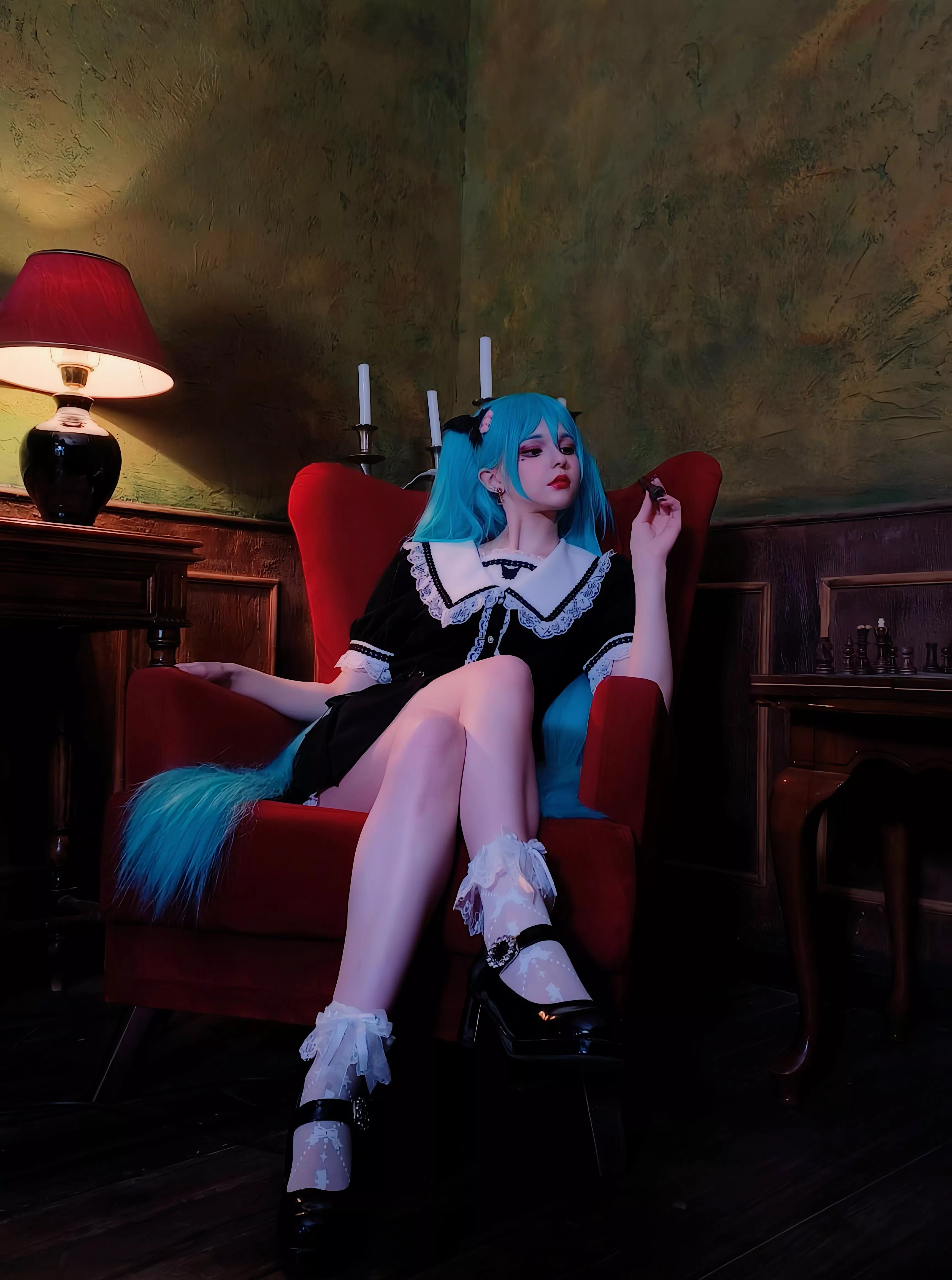 Hatsune Miku playing chess, cosplay by me❤️