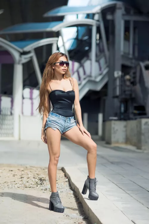 In need of a temporary partner for the night? I'm your girl 😉