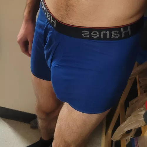 It doesn't fit in the pouch.