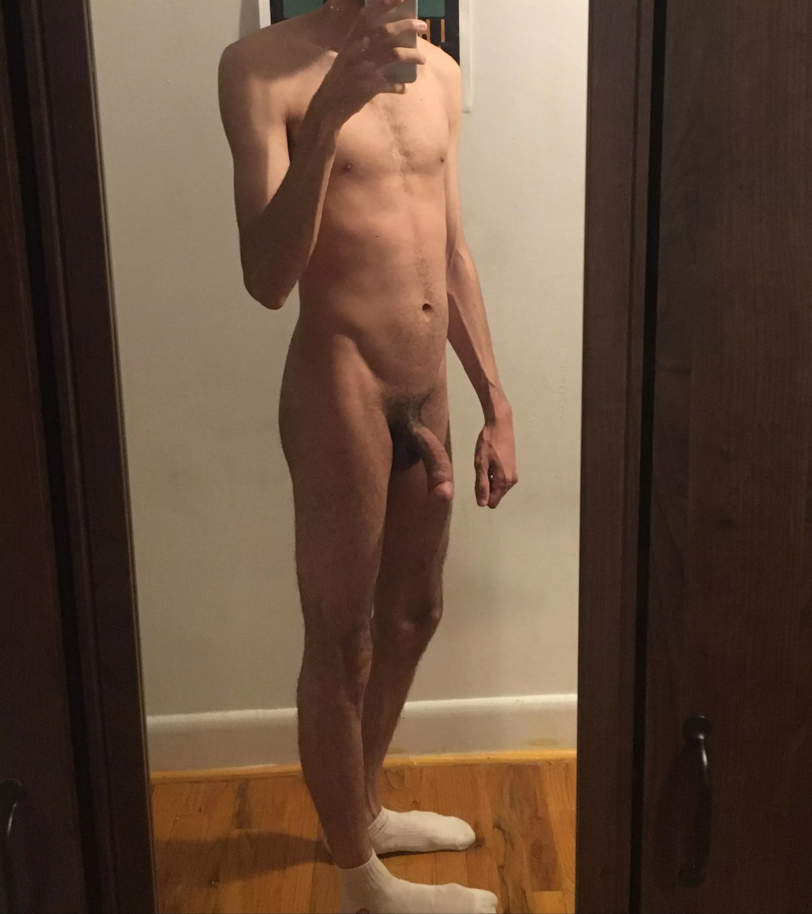 (m) 24 6'1 149lbs trying to be more self-confident, looking for honest feedback