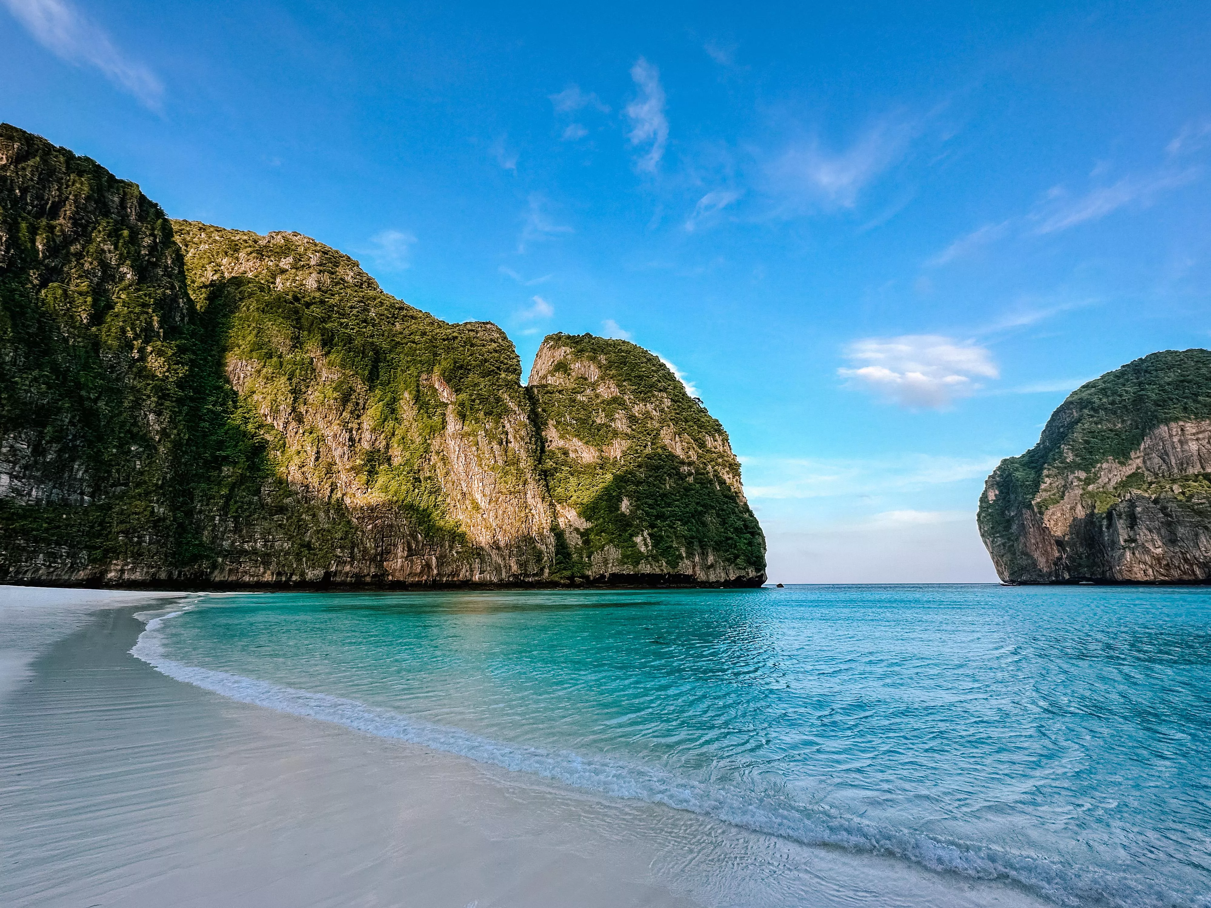 Magic Maya Bay Beach - Must-see when travelling to Phi Phi Islands 😍