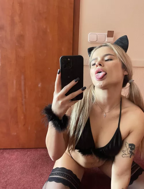 Mrrrr the kitty wants milk