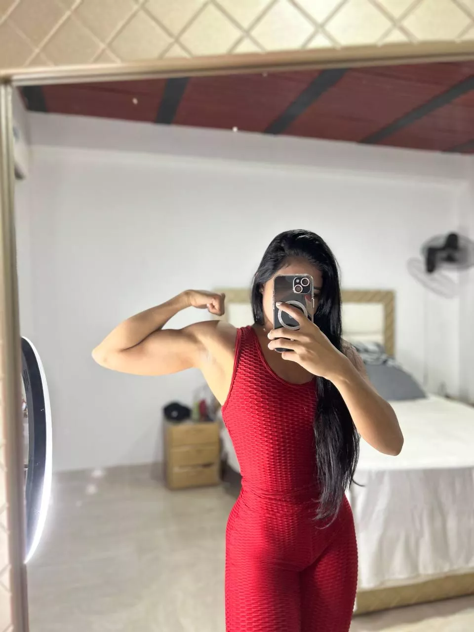 Need someone to lick my bicep