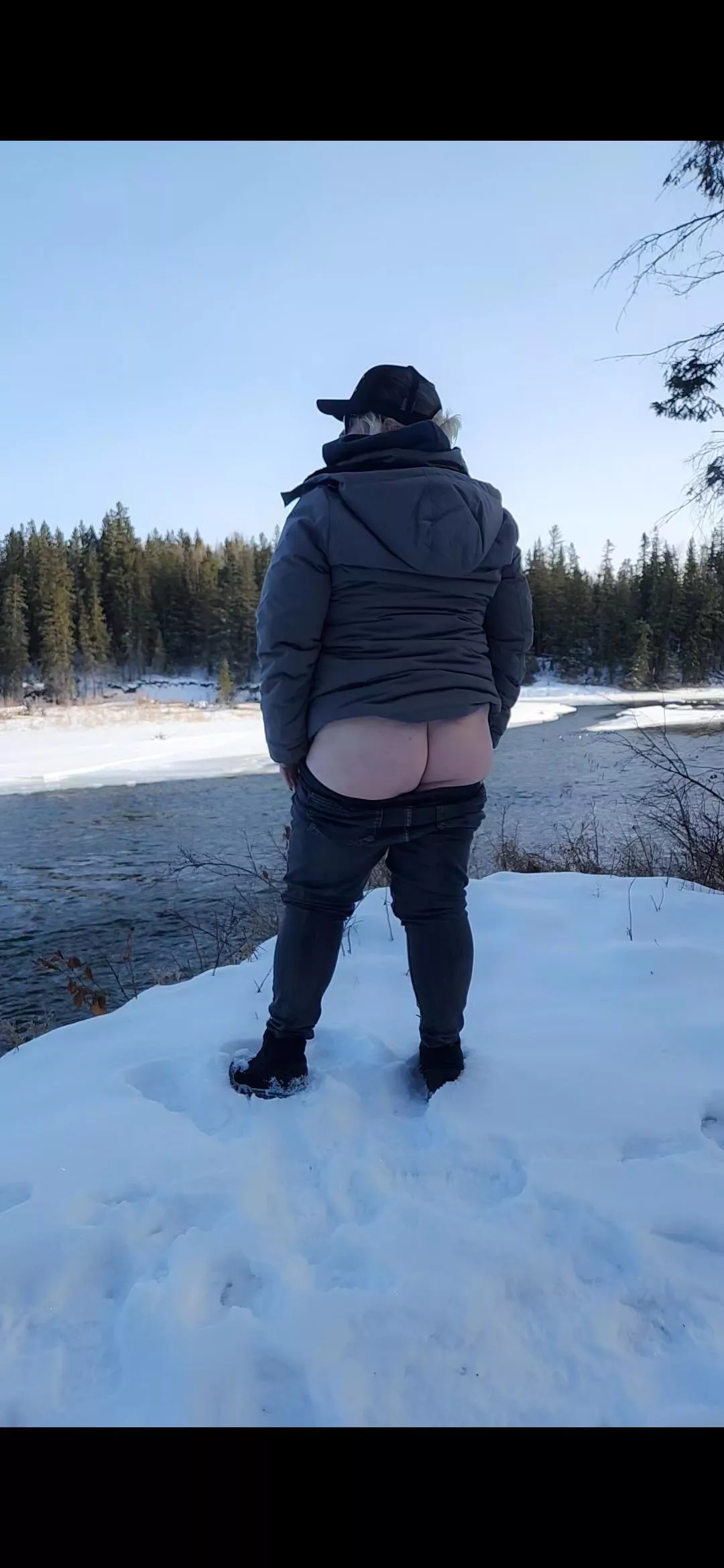 Out to check out the river 😜