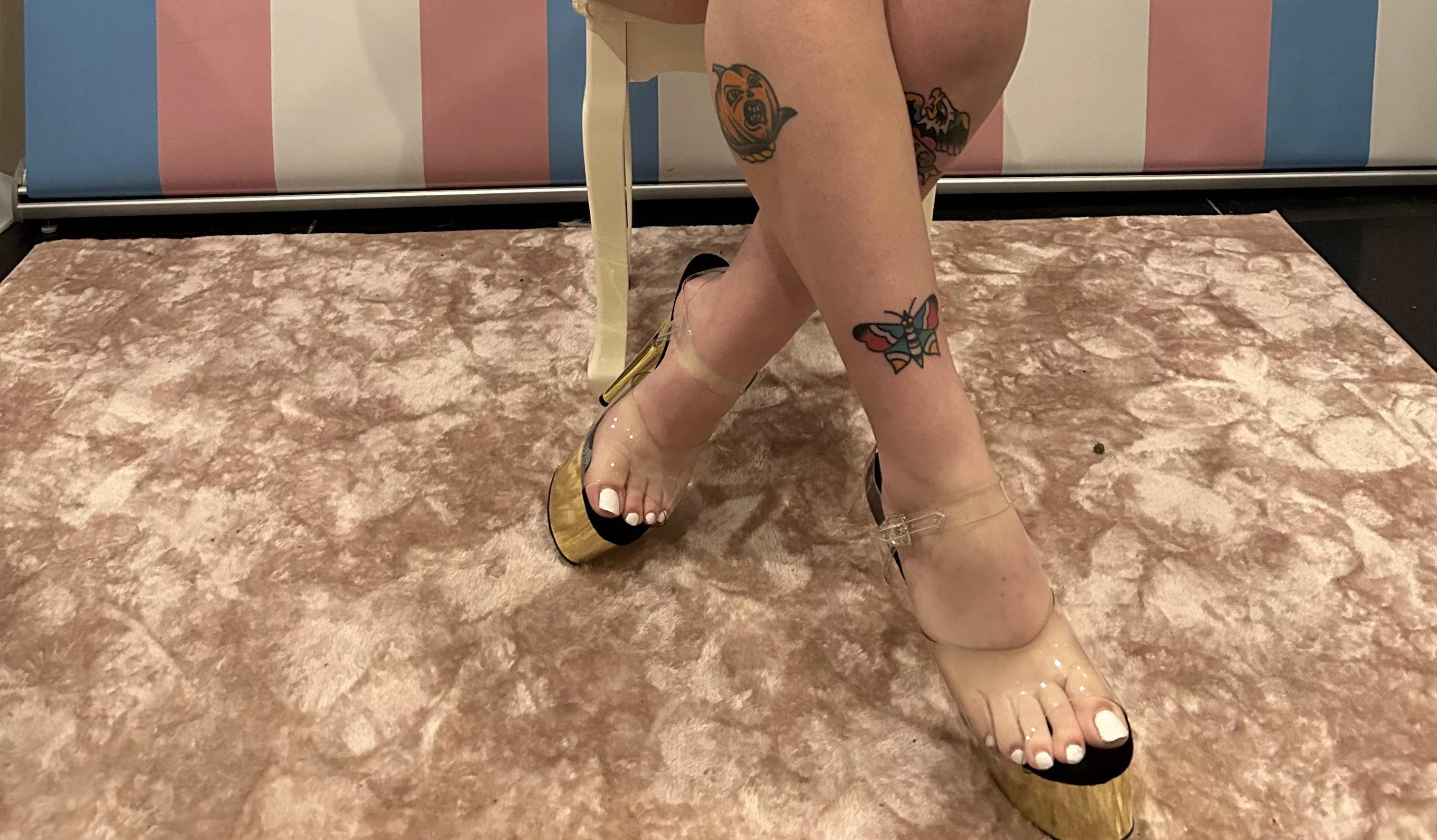 Rate my feet 1-10🦶🏻
