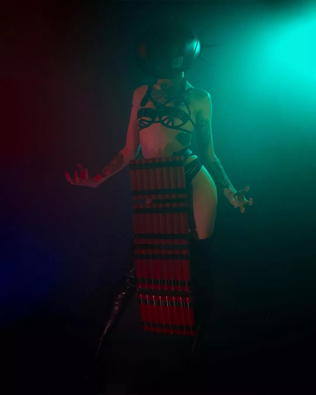 She would defo wear knee high heeled boots